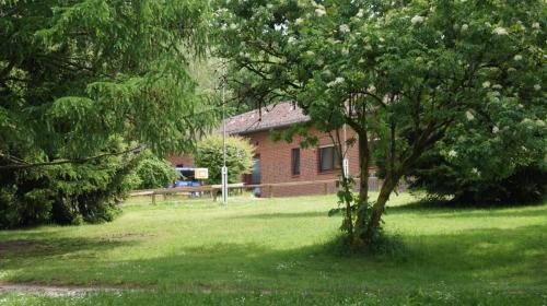 Jugendferienheim Sprötze, Außengelände mit Blick in Richtung Haupthaus