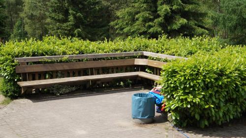 Jugendferienheim Sprötze, Sitzecke vor dem Haupteingang