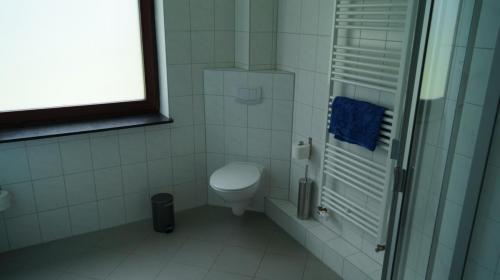 Jugendferienheim Sprötze, Ausstattung einer Betreuer-Dusche bzw. Betreuer-WC