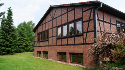 Jugendferienheim Sprötze, Essraum 14/15 (oben), Partyraum (unten)