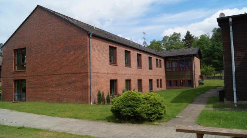 Jugendferienheim Sprötze, Bettenhaus, Flur 40 (oben) und Flur 50 (unten)  - Rückwärtige Ansicht